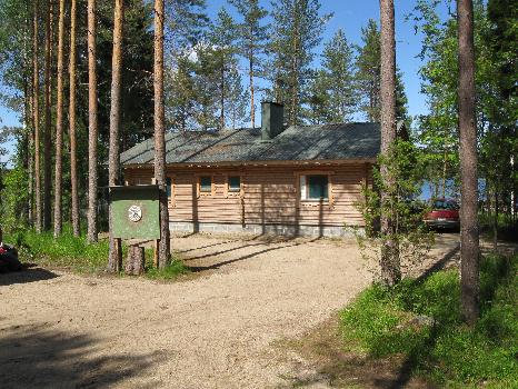 Oivaharju m&ouml;kin takapihan alue