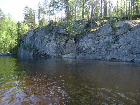 Rieskasalmen kallioranta